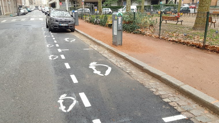 IZIVIA Grand Lyon : une 50ième station de bornes électriques accessible